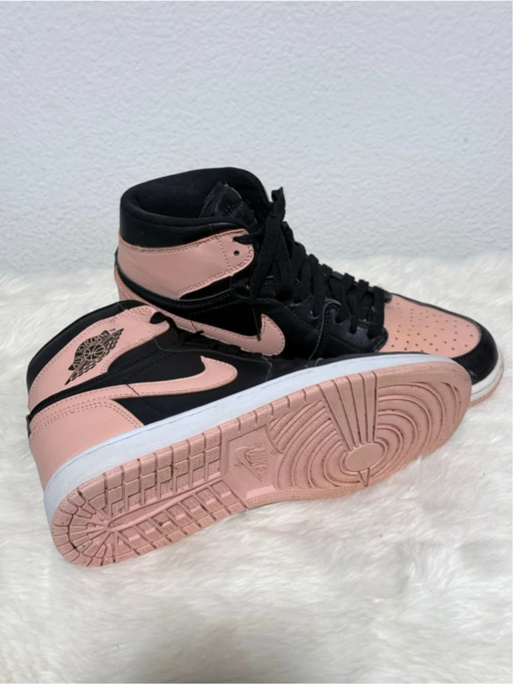 Unisex Nike Air Jordan 1 High Sneakers Black and Pink Mens 7. Women’s 8.5